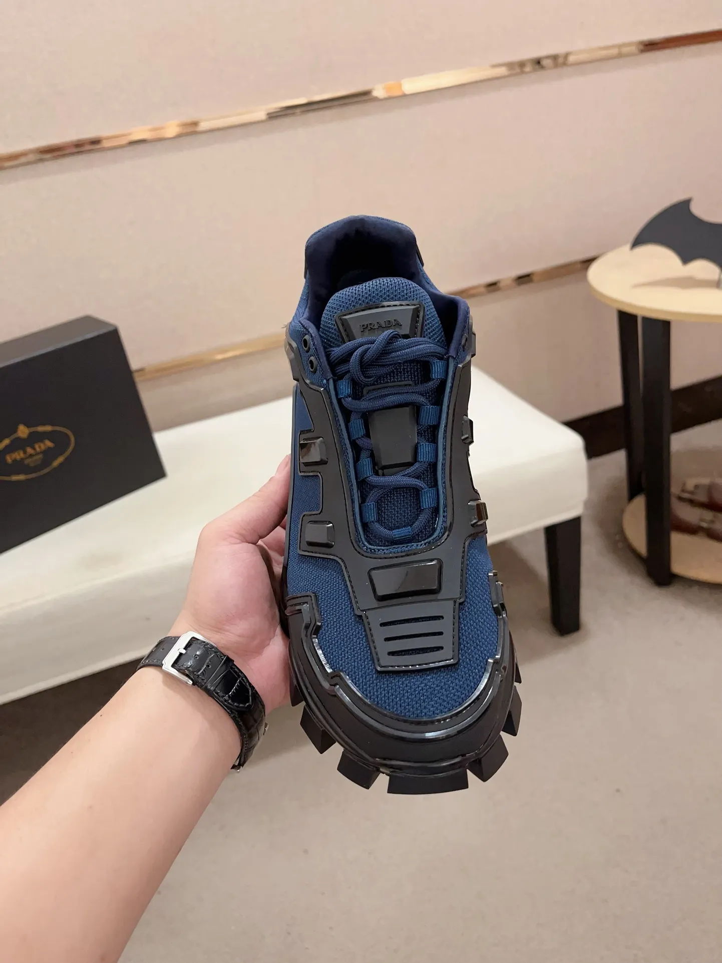 Men's Men's Shoes 💰 620💰 ✔️✔️✔️High-quality new PRADA counters are launched at the same time. The new men's shoes and 😘fabrics are selected from first-layer cowhide. Lining: imported elastic mesh➕cowhide lining. 👍🏿High-end☄️Open-molded non-slip rubber outsole, exquisite lines, simple and elegant, comfortable and high-end for leisure travel. Number of yards: 38 to 44.